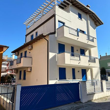 Residence Stefania Attici Su 2 Livelli - Agenzia Cocal Caorle Extérieur photo
