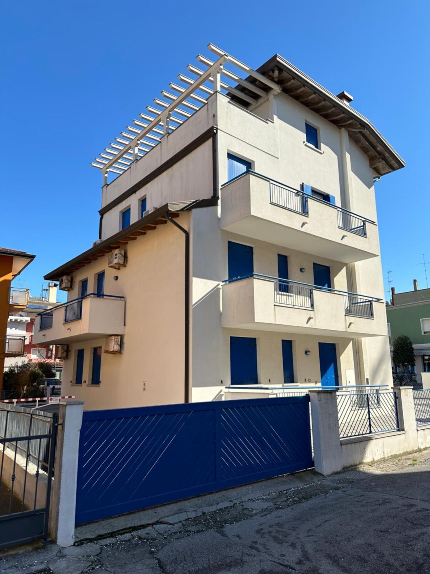 Residence Stefania Attici Su 2 Livelli - Agenzia Cocal Caorle Extérieur photo